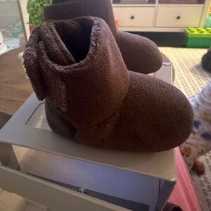 Baby UGG Brown Slipper Booties - Size 0-6 Months - NEW